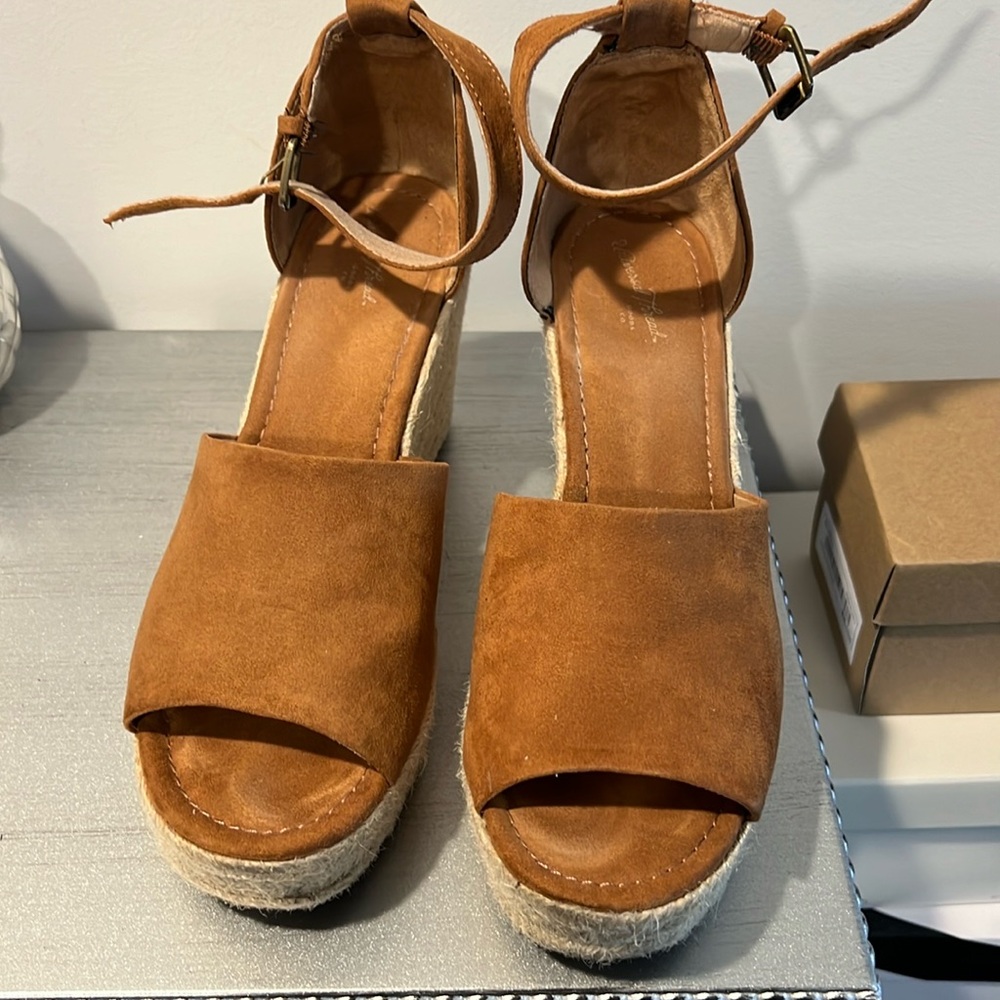 Target Universal Thread womens shoes size 8 color chestnut